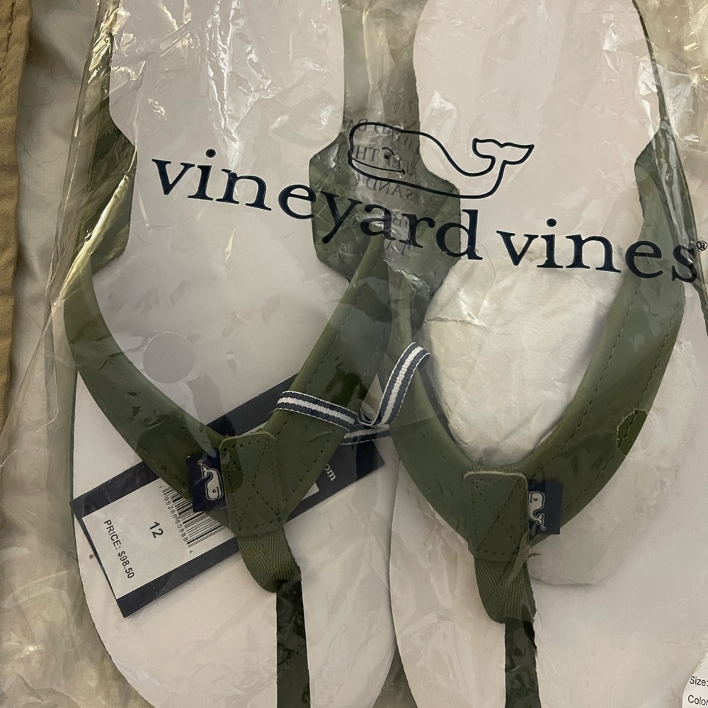 Vineyard Vines four leaf clover beach shoes labels and tags on. In the bag sz 12